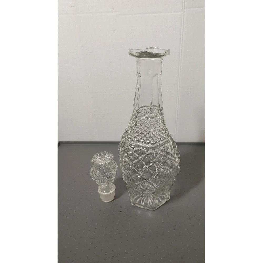 Glass Decanter Unisex OS Clear Excellent Diamond Cut Vintage Barware
